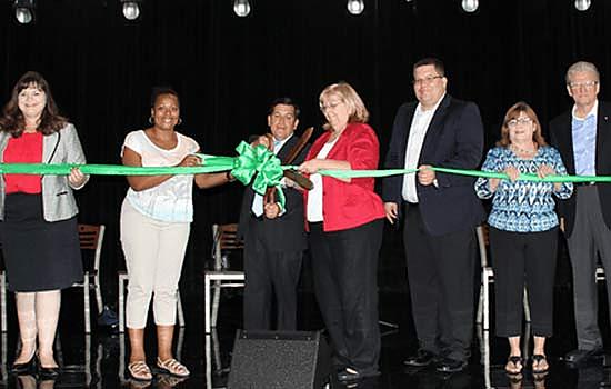 Viridian Elementary Opens to Acclaim