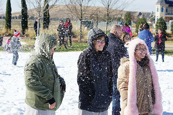 Kids enjoying winter activities in Viridian.